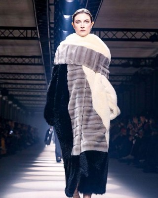 Фото 71966 к новости На Неделе моды в Париже прошел показ Givenchy