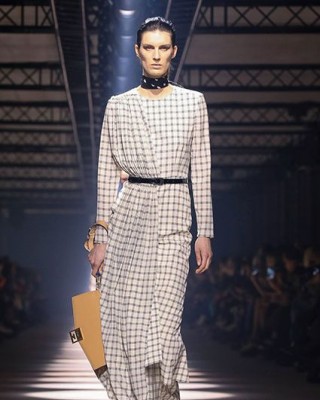 Фото 71981 к новости На Неделе моды в Париже прошел показ Givenchy