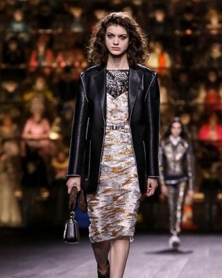 Фото 71996 к новости Показ Louis Vuitton на Неделе моды в Париже