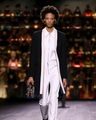 Фото 71997 к новости Показ Louis Vuitton на Неделе моды в Париже