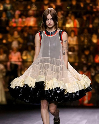 Фото 72010 к новости Показ Louis Vuitton на Неделе моды в Париже