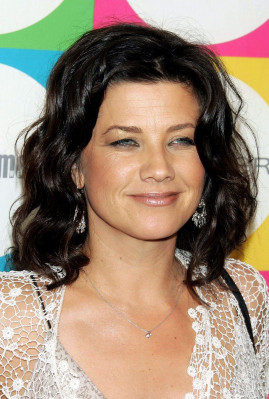 Daphne Zuniga pic #320710