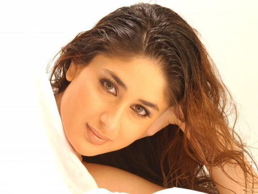 photo 21 in Kareena Kapoor gallery [id446729] 2011-12-16 00:00:00