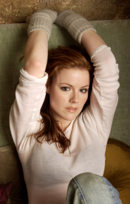 photo 8 in Kathleen Robertson gallery [id213750] 2009-11-30 00:00:00