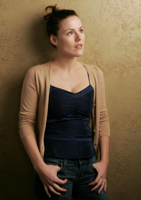 photo 17 in Kathleen Robertson gallery [id213746] 2009-11-30 00:00:00