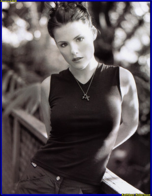 photo 28 in Kathleen Robertson gallery [id39427] -0001-11-30 00:00:00