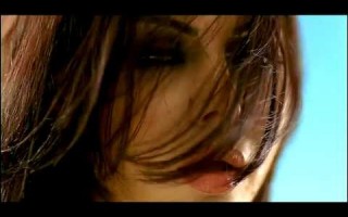 Haifa Wehbe - Hassa Ma Bena Fi Haga