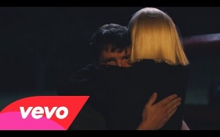 Хайди Клум и Педро Паскаль снялись в новом клипе певицы Sia