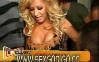 Christina Aguilera - Nice boobs and a hot Sexy body