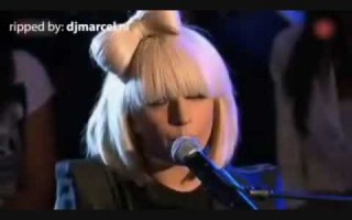 Christina Aguilera vs. Lady Gaga- VOCAL BATTLE LIVE