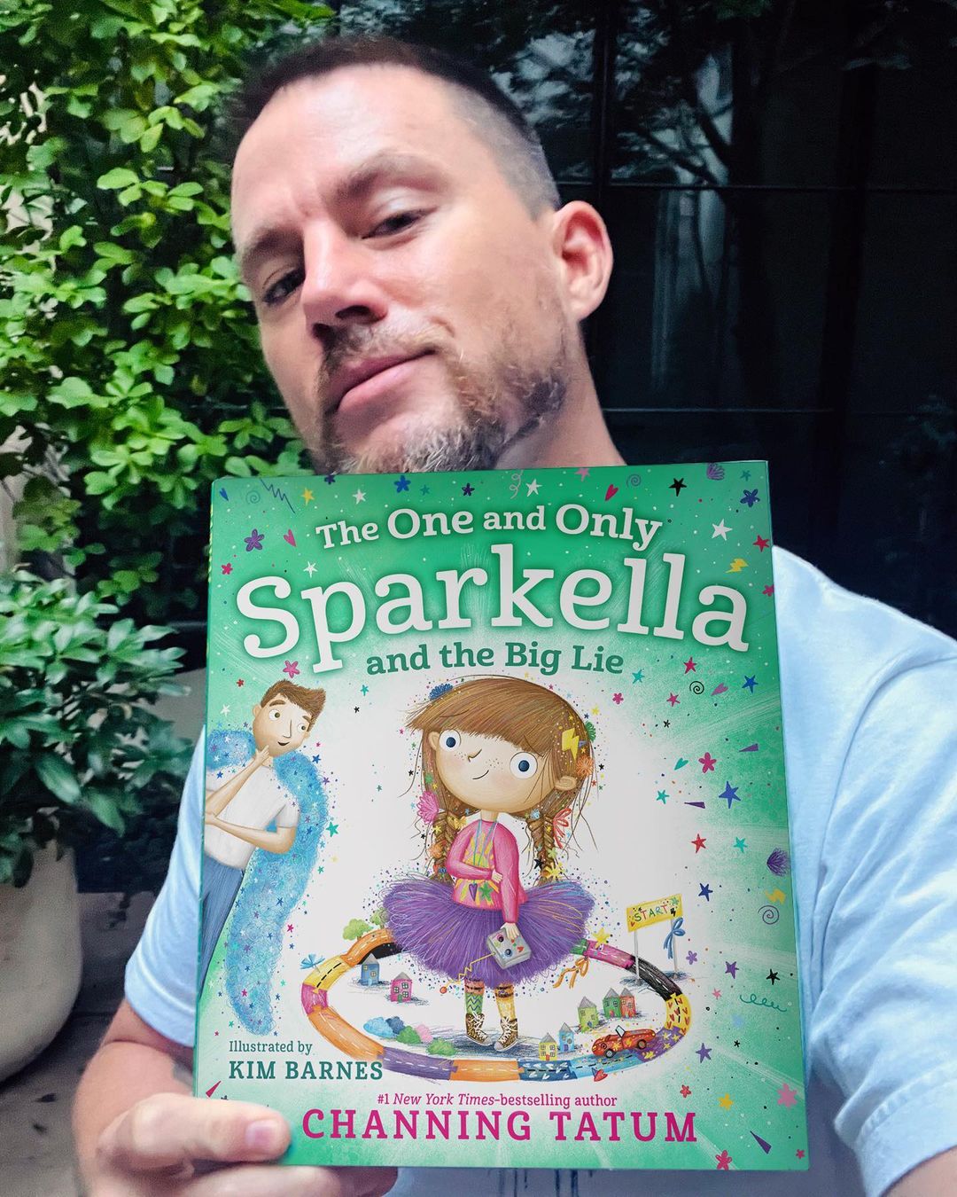 I love how you all have embraced @Sparkella, and I couldn’t be more excited to share that our favorite princess of everything that sparkles is returning next spring in THE ONE AND ONLY SPARKELLA AND THE BIG LIE!And I have to confess that this third book in the series. . . this one might be my favorite yet. It’s on sale May 30, 2023 and available for preorder at the link in my bio or your favorite local bookstore. #Sparkella