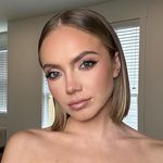 Danielle Bradbery Instagram Icon