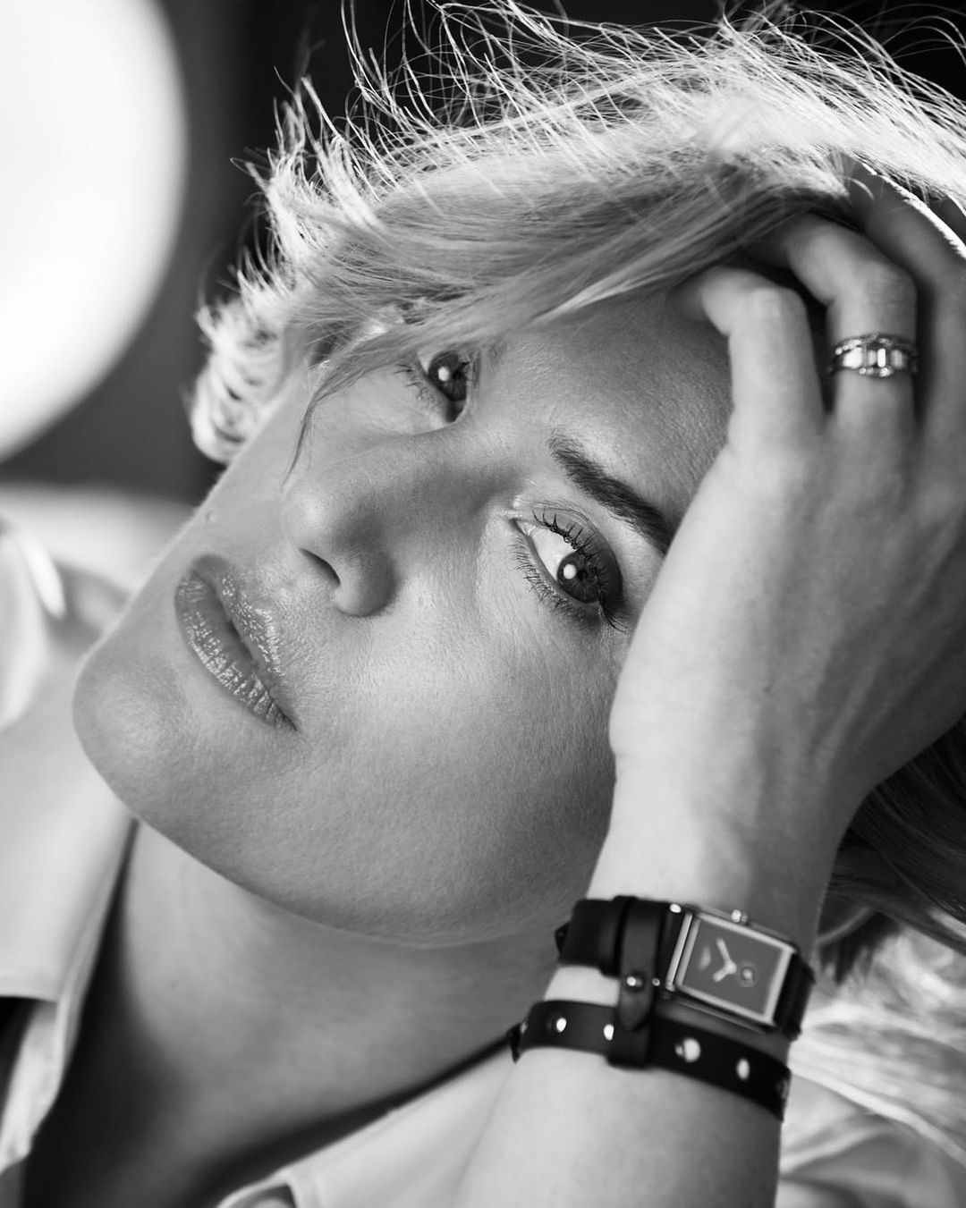 Longines proudly partners with YVY to give an elegant, unique and empowered expression to the LONGINES DOLCEVITA line. Showcasing the new LONGINES DOLCEVITA X YVY, Kate Winslet perfectly embodies the sophistication and elegance of the brand. @longines #EleganceisanAttitude #KateWinslet #LonginesDolceVita #LonginesxYVY