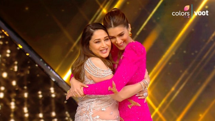 The only woman my heart goes Dhak Dhak for! ????Its always surreal to dance with the one who inspired me to dance in the first place!! ❤️ ???????? @madhuridixitnene ma’am, there’s no one like you! ❤️????
