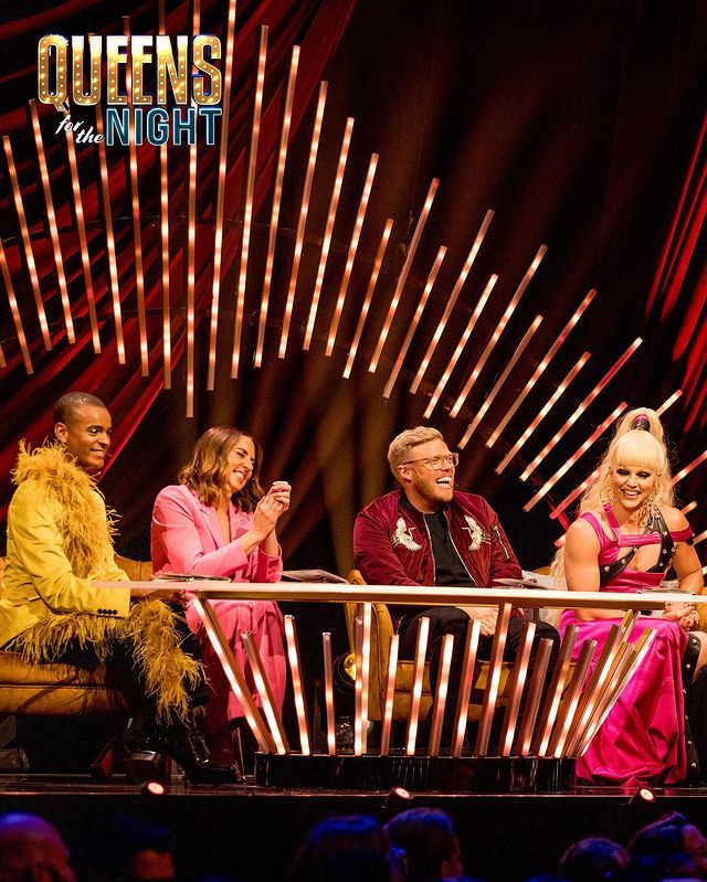 You're in for a total treat tomorrow night! Tune in on @itv at 8:30pm and don't miss @queensforthenight hosted by the utterly fabulous @lorraine.Myself, @courtneyact, @laytonwilliams & @robbeckettcomic have the joy of judging celebrities being transformed into amazing queens, by some of the most fantastic mentors from the world of drag @myradubois @lavoixtheshow @bluhydrangea_ @asttinamandella @kittyscottclaus & @margomarshall_. This show is so much fun and I can't wait for all to enjoy it!