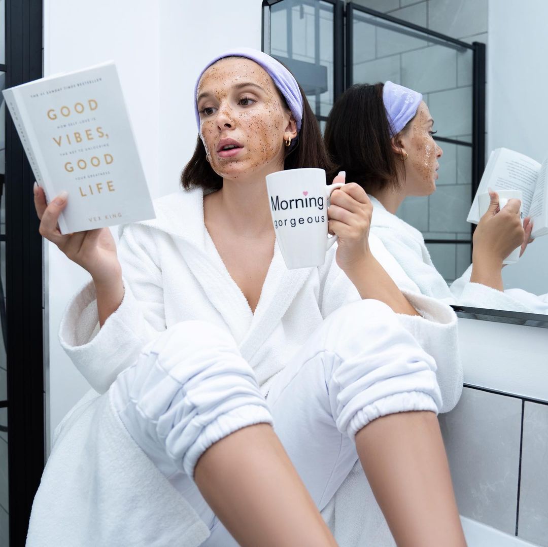 self-care sunday with my fav @florencebymills feed your soul love u a latte coffee glow mask ✨ ☁️ #florencebymills #nationalselfcareday