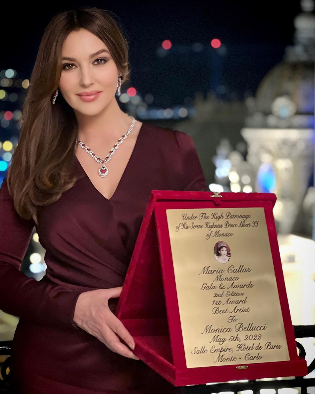 ❤️Thank you for the Award at “Maria Callas Monaco Gala” last night, it really moves me deeply, for “Maria Callas Letters and Memoirs” Director and photo @tomvolf 
Dressed @dolcegabbana 
Jewelry @cartier 
Hair @cedrickerguillec 
Mua @letiziacarnevale 

#monicabellucci#mariacallasgala#award#lettersandmemoirs#director#tomvolf#montecarlo#monaco#dress#dolcegabbana#jewelry#cartier#cartierdiamonds