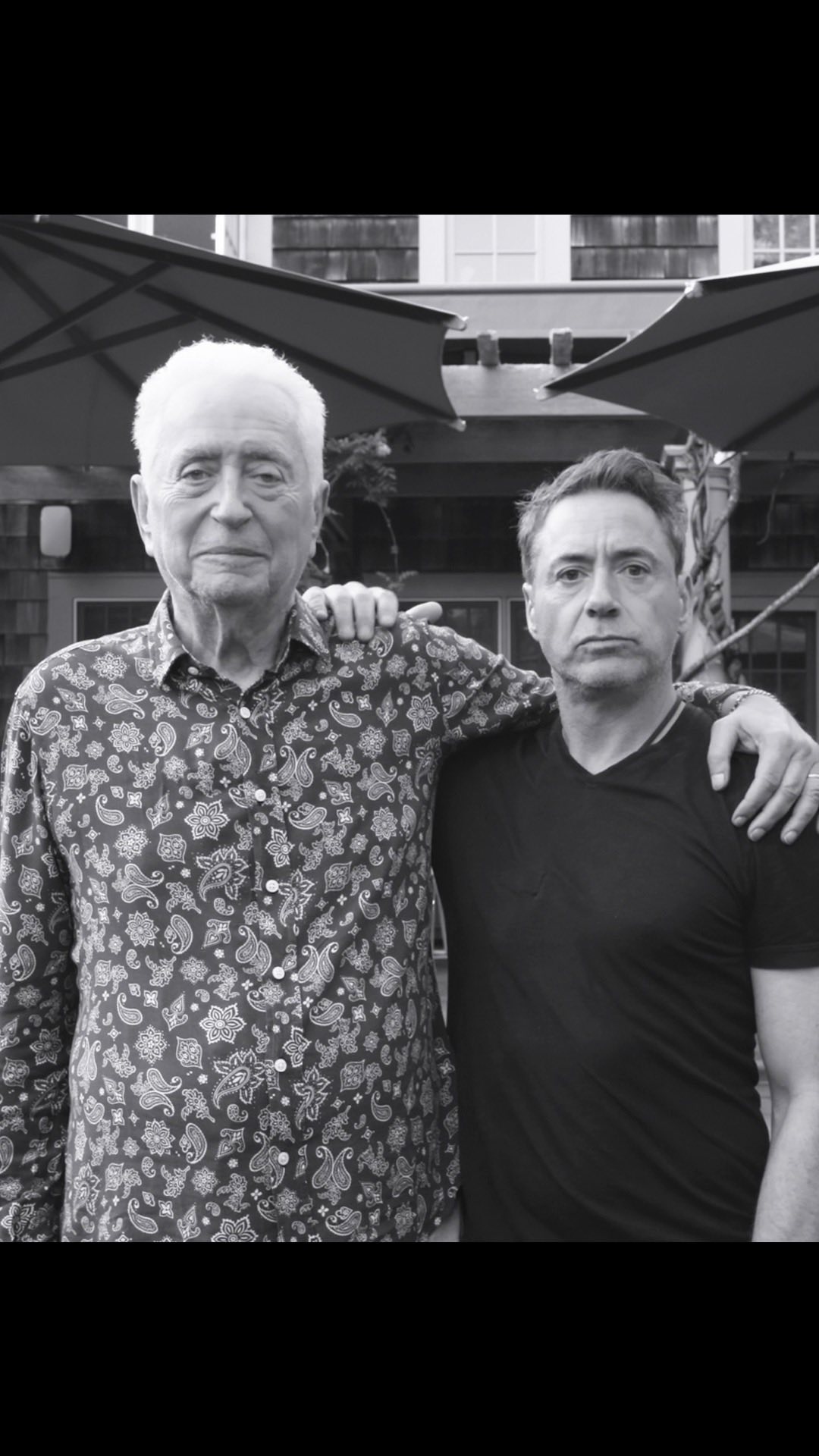 At once comedic and cathartic, “Sr.” is Robert Downey Jr.’s exploration of the life and loves of Hollywood filmmaker, Robert Downey. Official selection of the American Film Institute, “Sr.” is a film by Chris Smith. Only on Netflix, December 2.