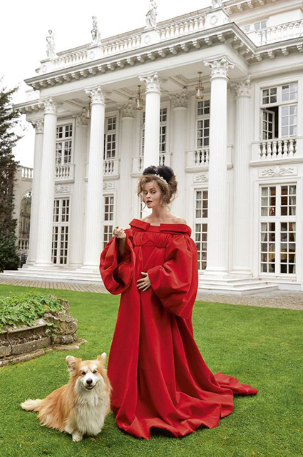 Хелена Бонем Картер стала героиней декабрьского номера британского Harper's Bazaar